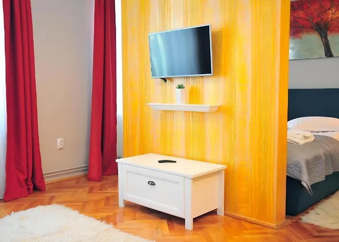 Noris Apartments